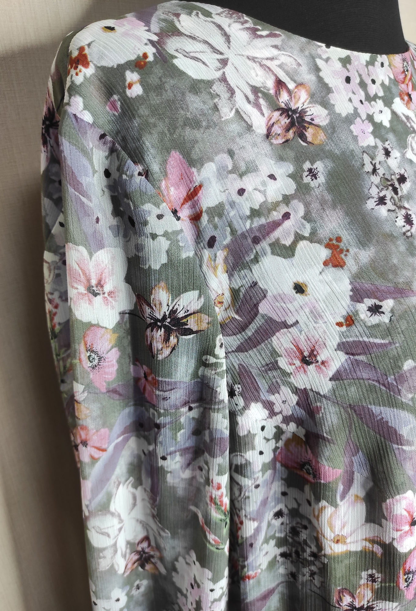 ст. цена2499руб.! Платье Bazalini 4619 серый цветы