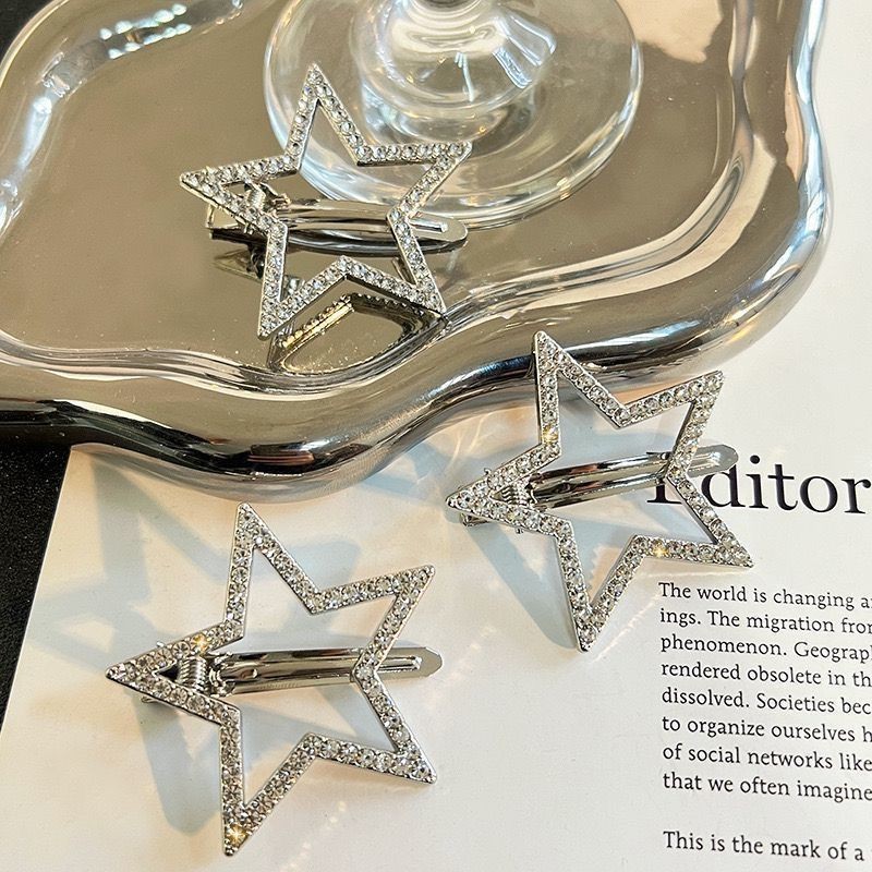 Заколки Звездочки сияющие со стразами металлические, 2 штуки.