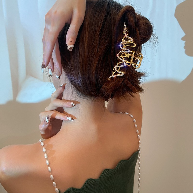 Краб для волос металлический сияющий Переплетения.