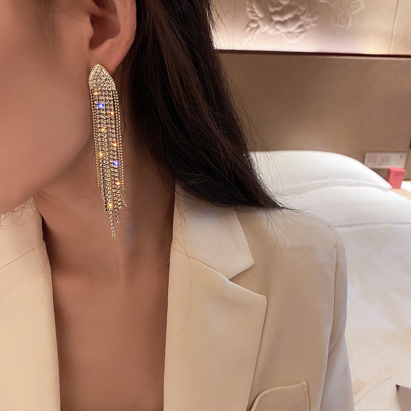 Серьги длинные вечерние сияющие со стразами, 10 см.