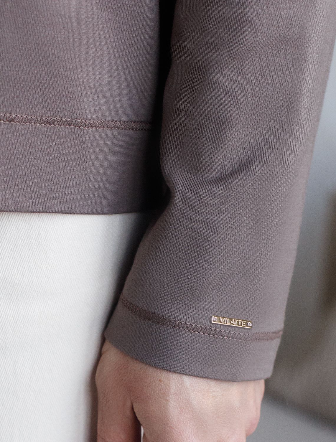 Базовый лонгслив из премиального хлопка с эластаном