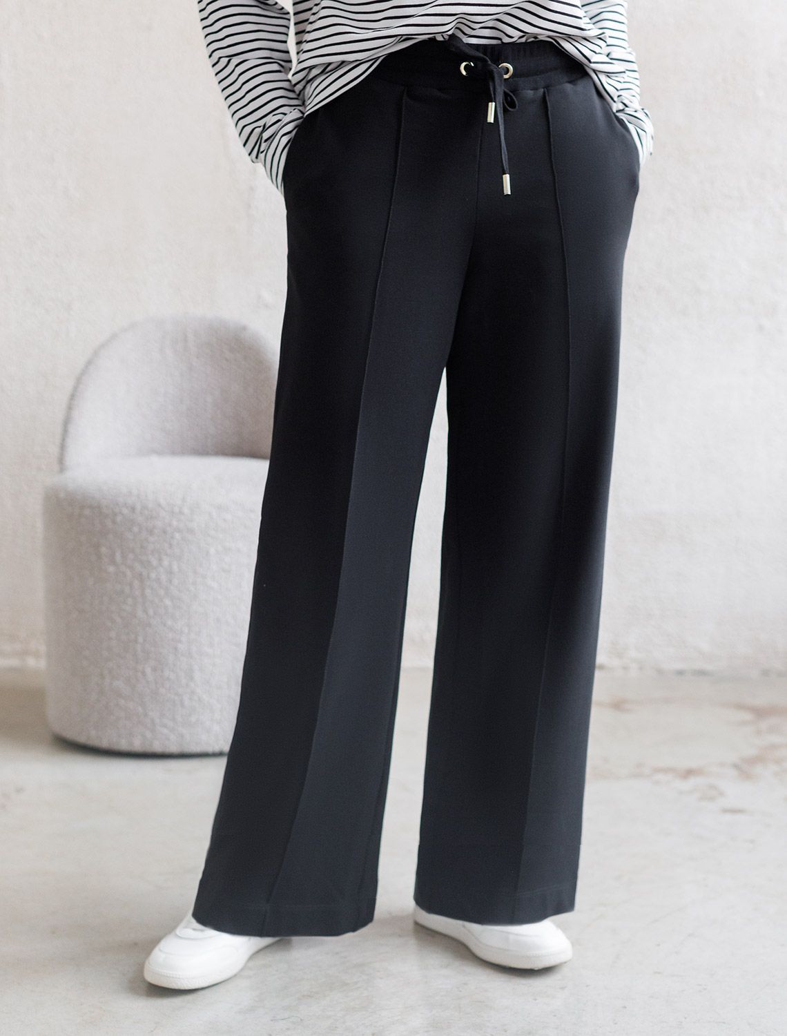 Прямые трикотажные брюки на резинке из футера двухнитки эластичные