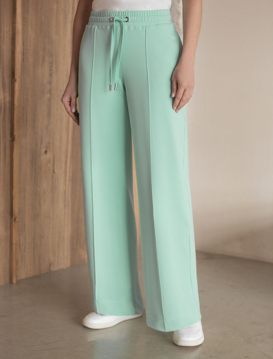 Прямые трикотажные брюки на резинке из футера двухнитки эластичные