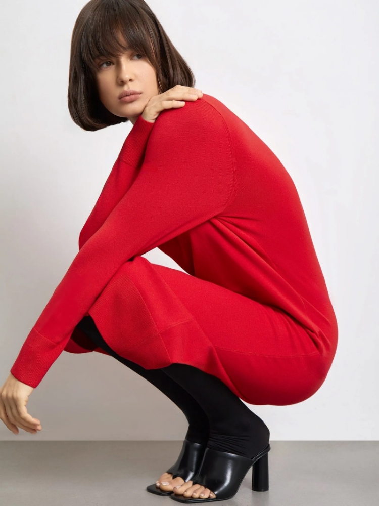 Трикотажное платье из вискозы ,
72% вискоза, 28% полиэстер ,