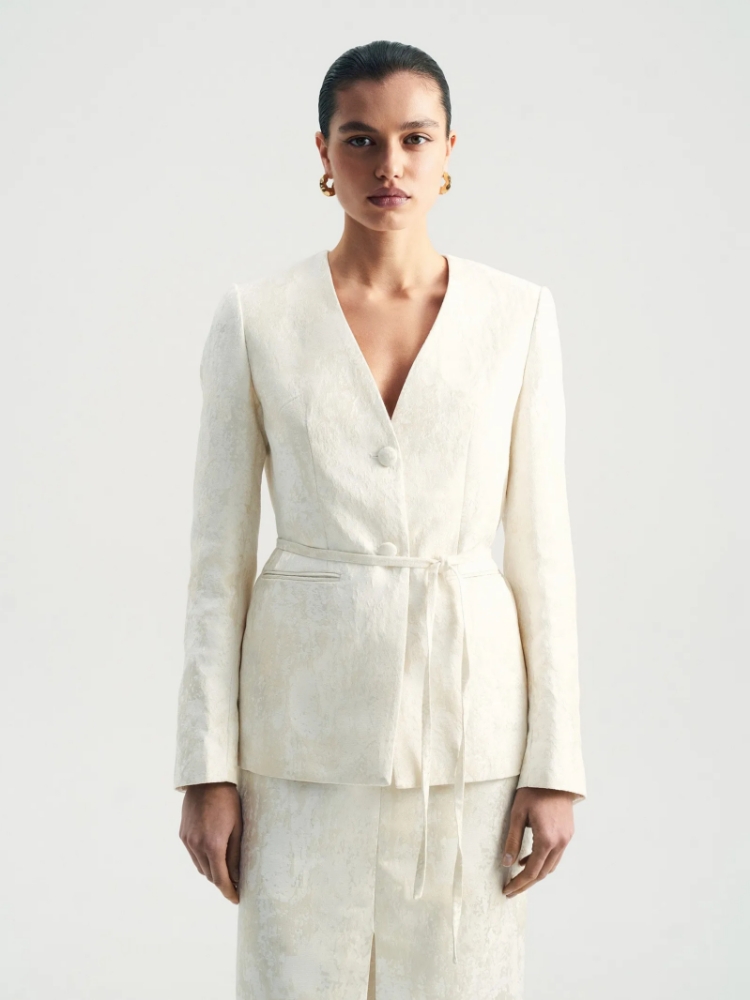 Жакет из жаккарда ,
62% полиэстер; 38% вискоза ,