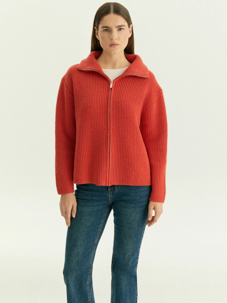 Свитер на молнии ,
70% шерсть, 30% нейлон ,