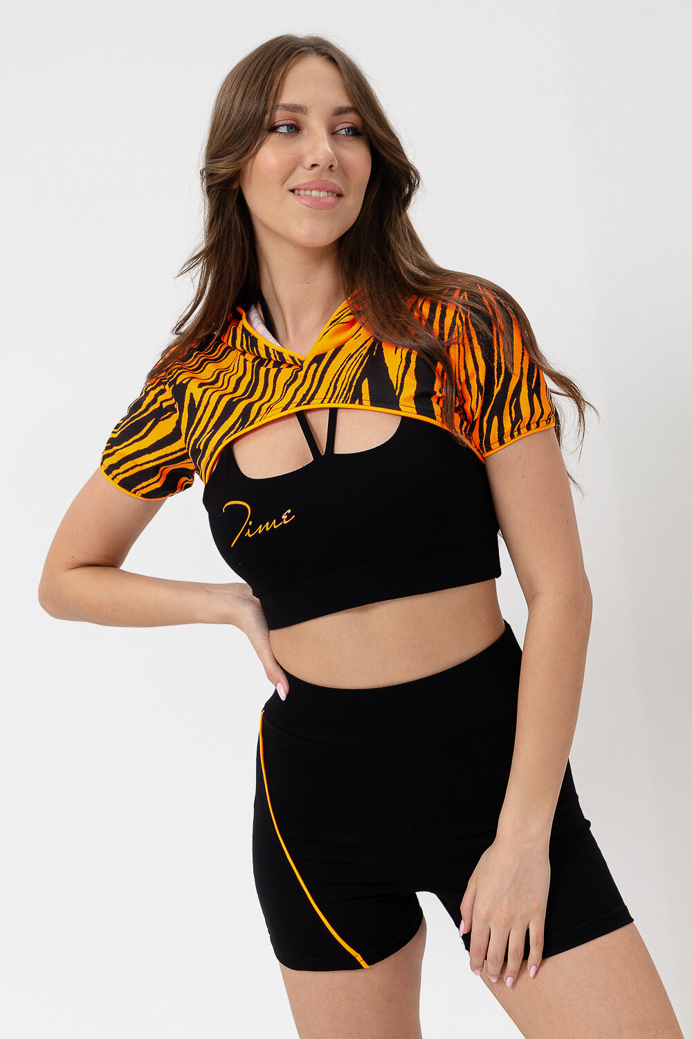 ст. цена1104руб.! 11041104Натали Костюм 67077черный+оранжевый водросли