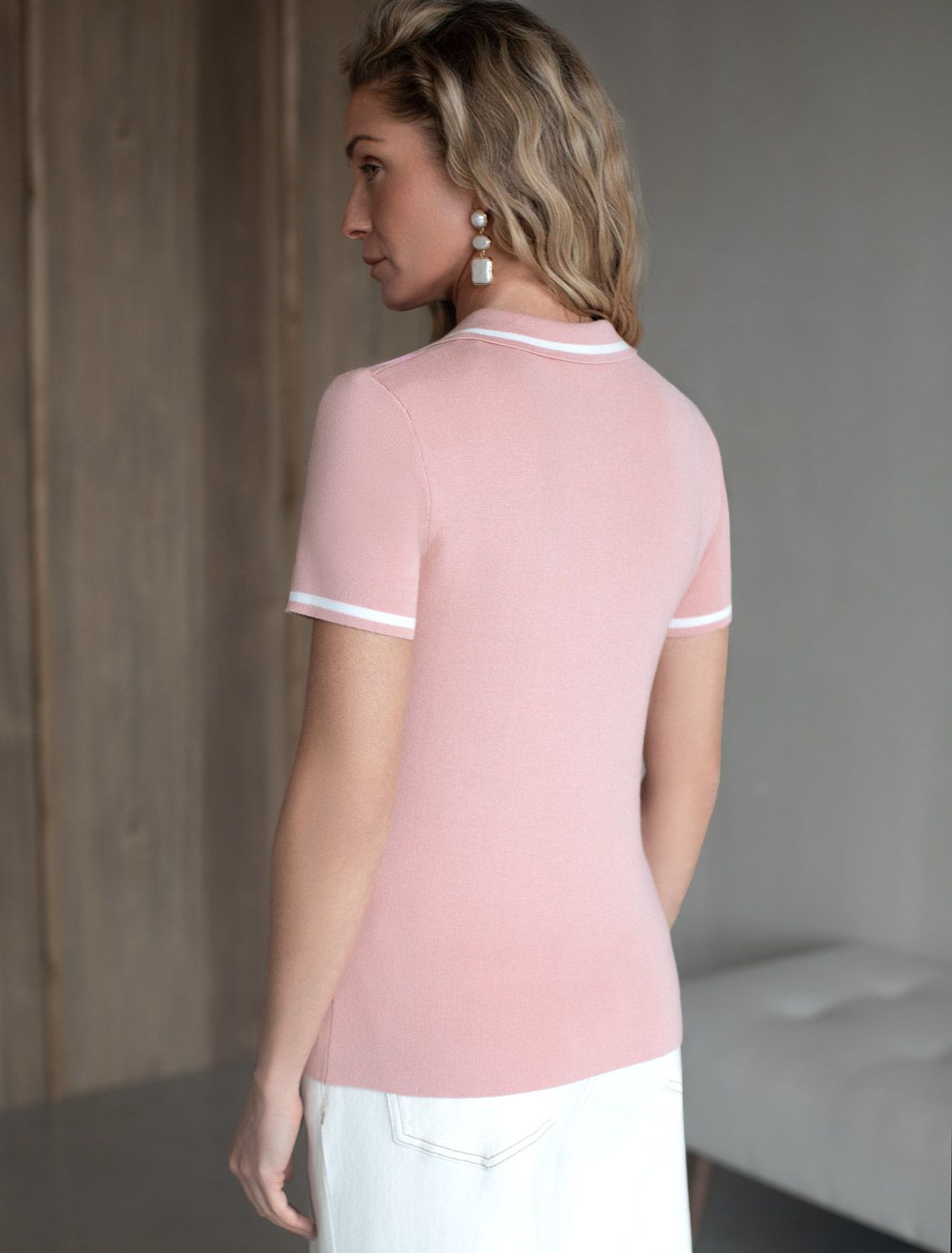 Джемпер с воротником-поло с коротким рукавом тонкой вязки из вискозы