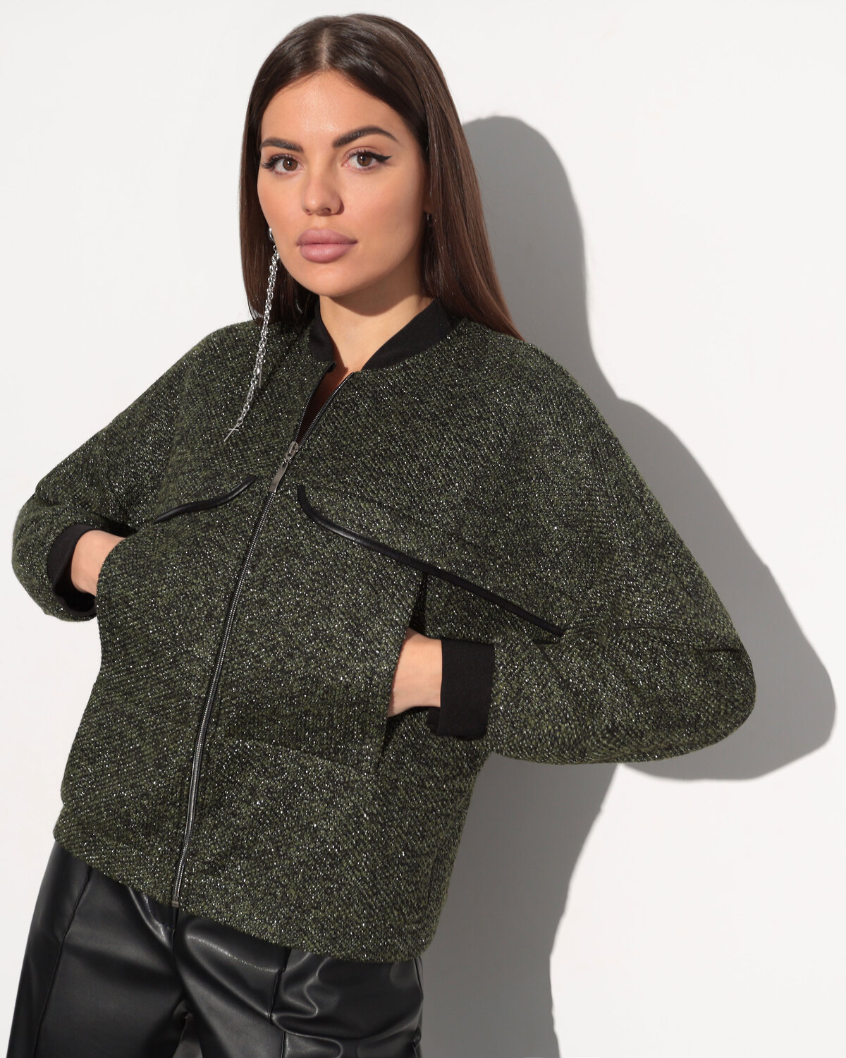 ст. цена1813руб.! CHARUTTI Бомбер 9553зеленый