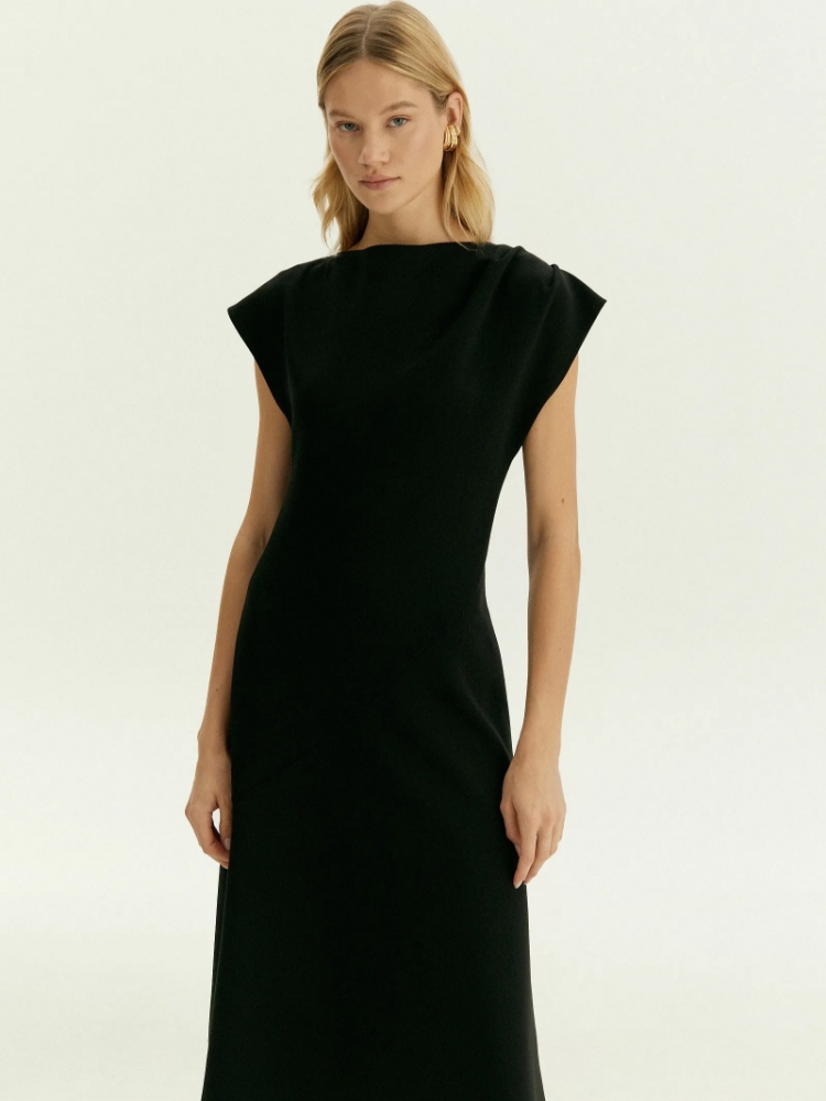 Трикотажное платье миди косого кроя из хлопка ,
55% хлопок, 42% полиэстер, 3% эластан ,