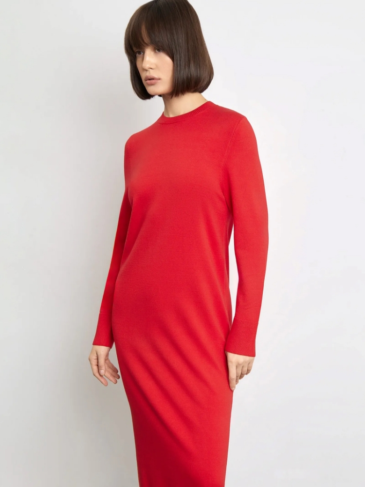 Трикотажное платье из вискозы ,
72% вискоза, 28% полиэстер ,