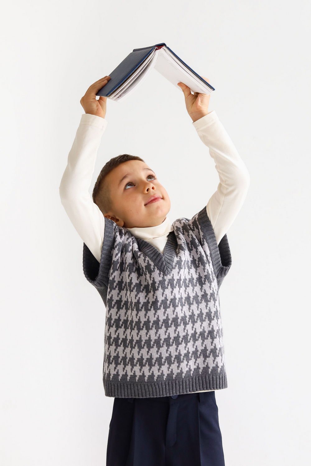 Жилет вязаный школьный асфальт