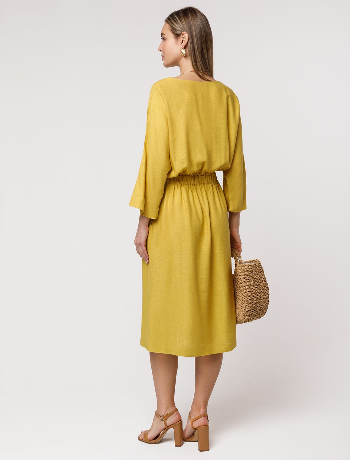 Платье с цельнокроеным рукавом изо льна с вискозой