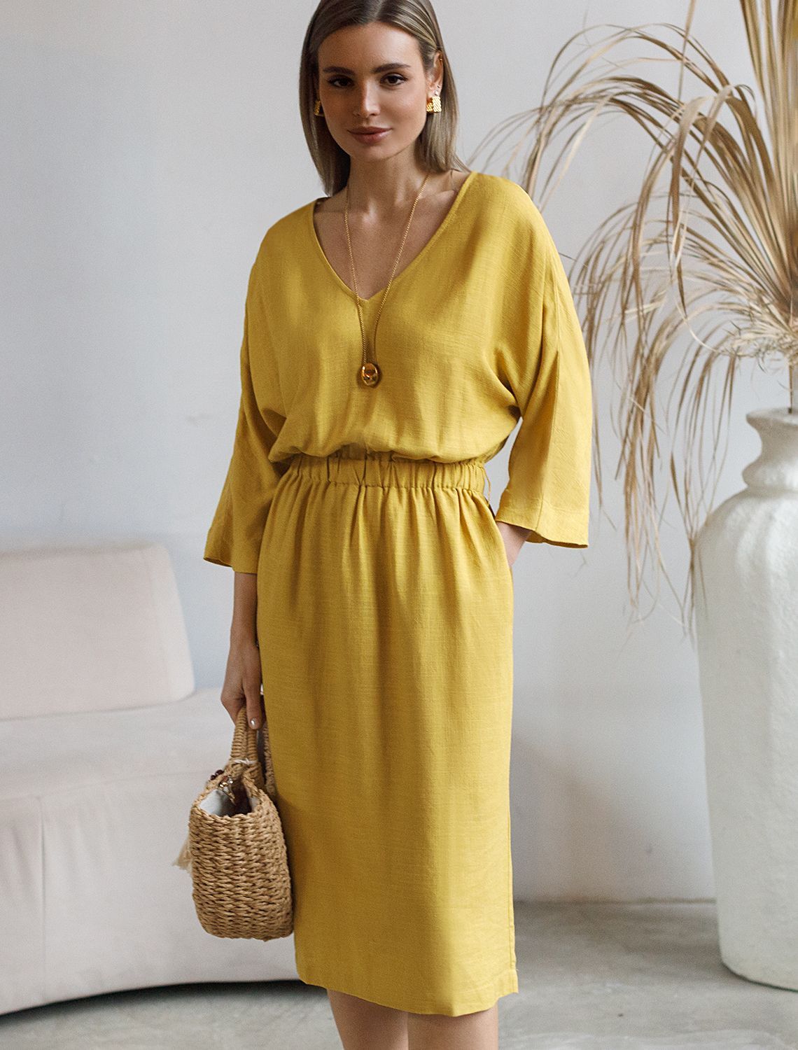 Платье с цельнокроеным рукавом изо льна с вискозой