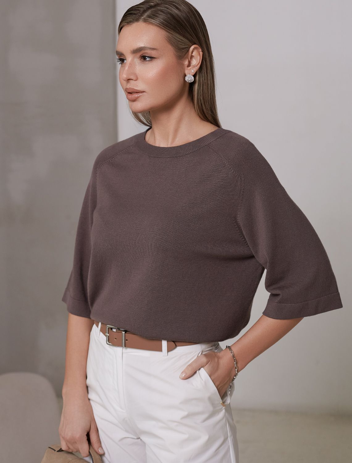Свободный джемпер с рукавом 3/4 тонкой вязки из вискозы D39.403 кофейный