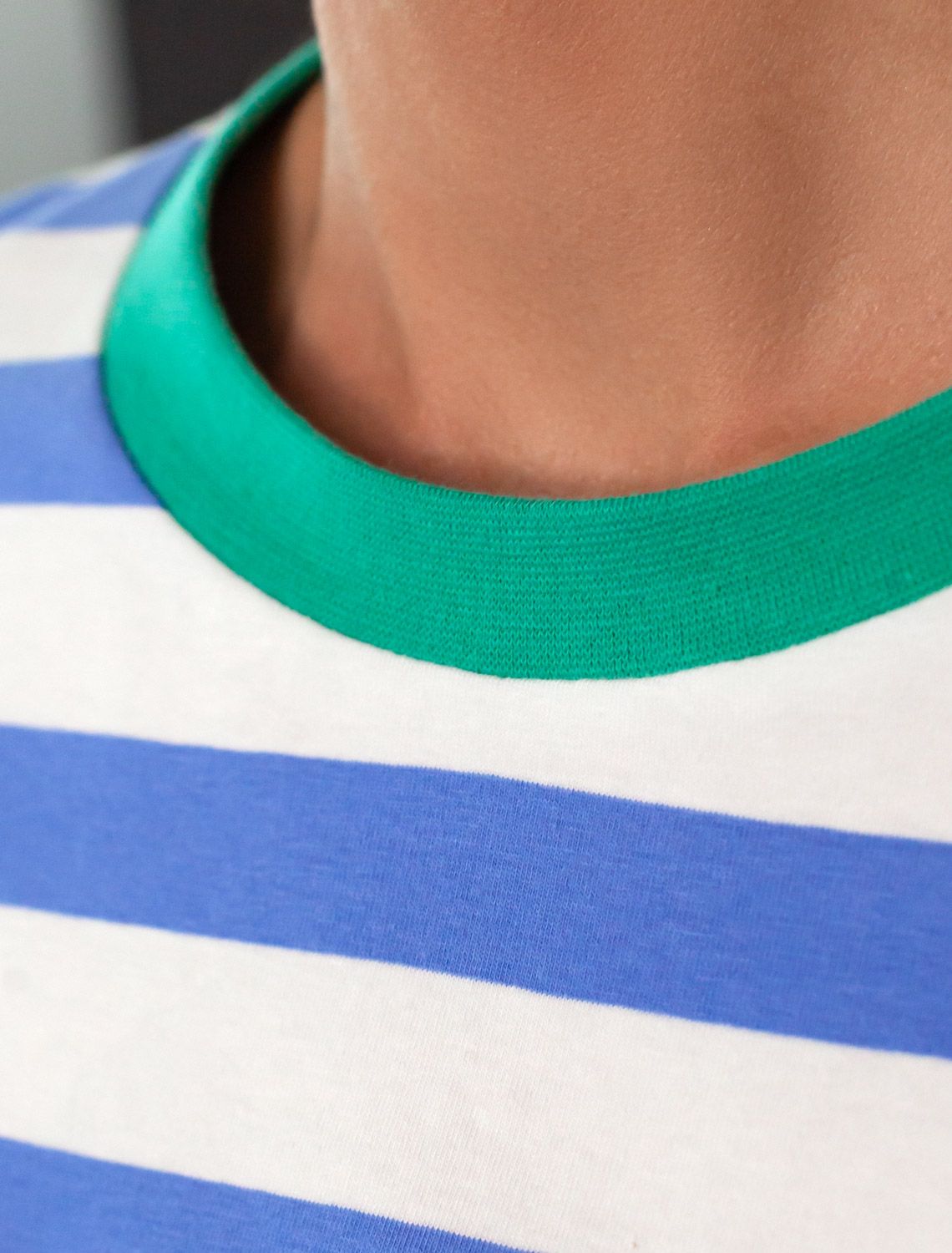 Футболка из премиального хлопка с эластаном D49.989 белый-васильковый