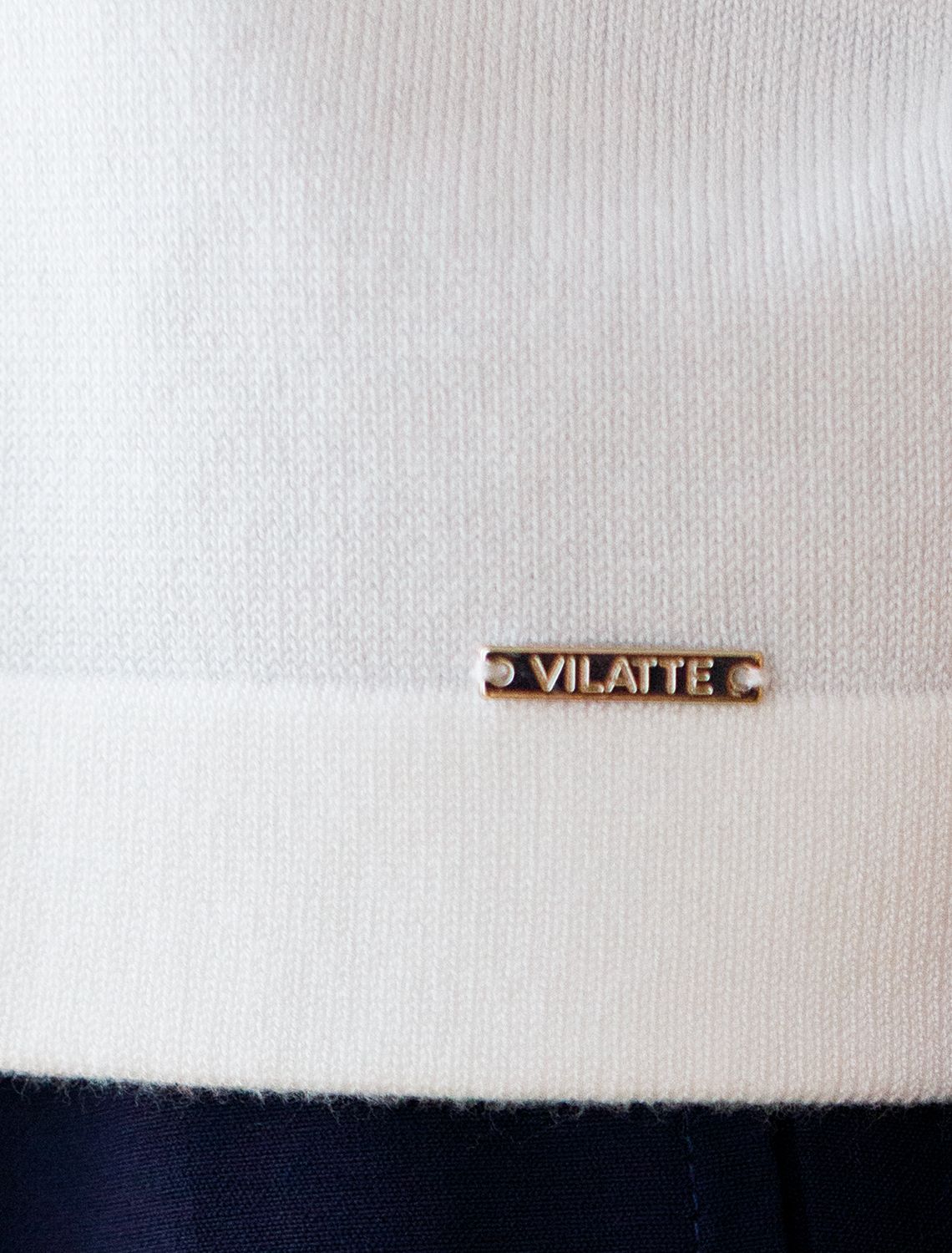 Свободный джемпер с рукавом 3/4 тонкой вязки из вискозы D39.403 белый