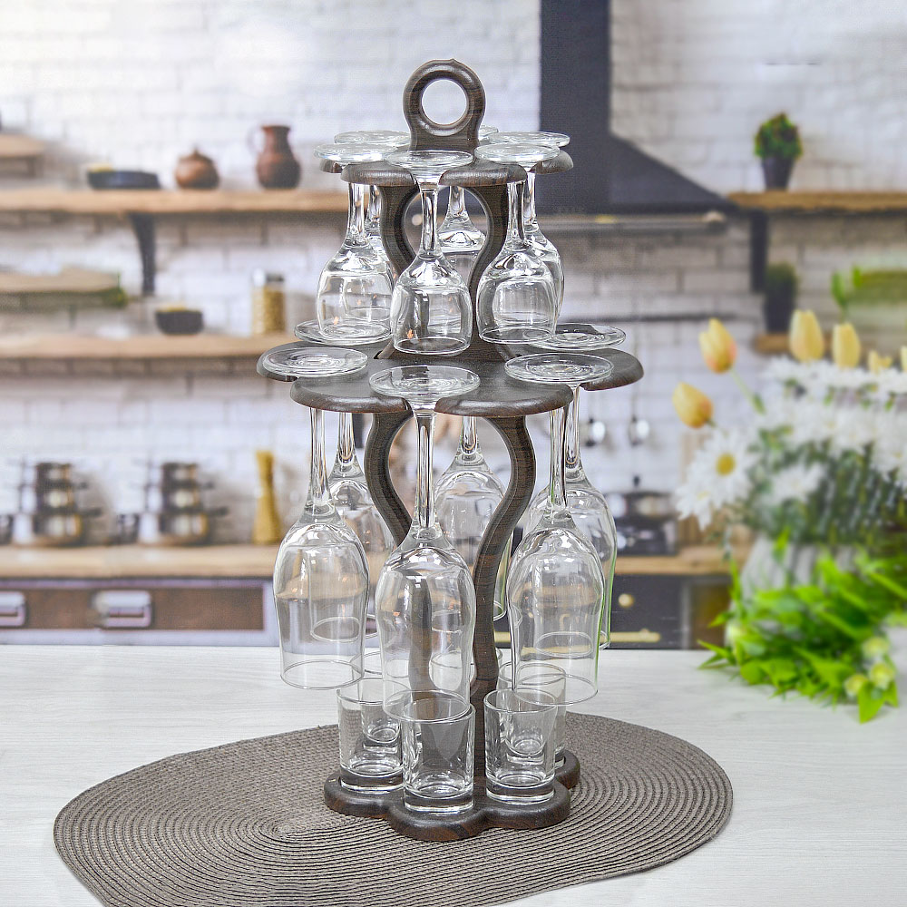 Набор 18 предметов (6 бокалов 200мл, 6 рюмок 60мл, 6 стопок 50мл) на деревянной подставке