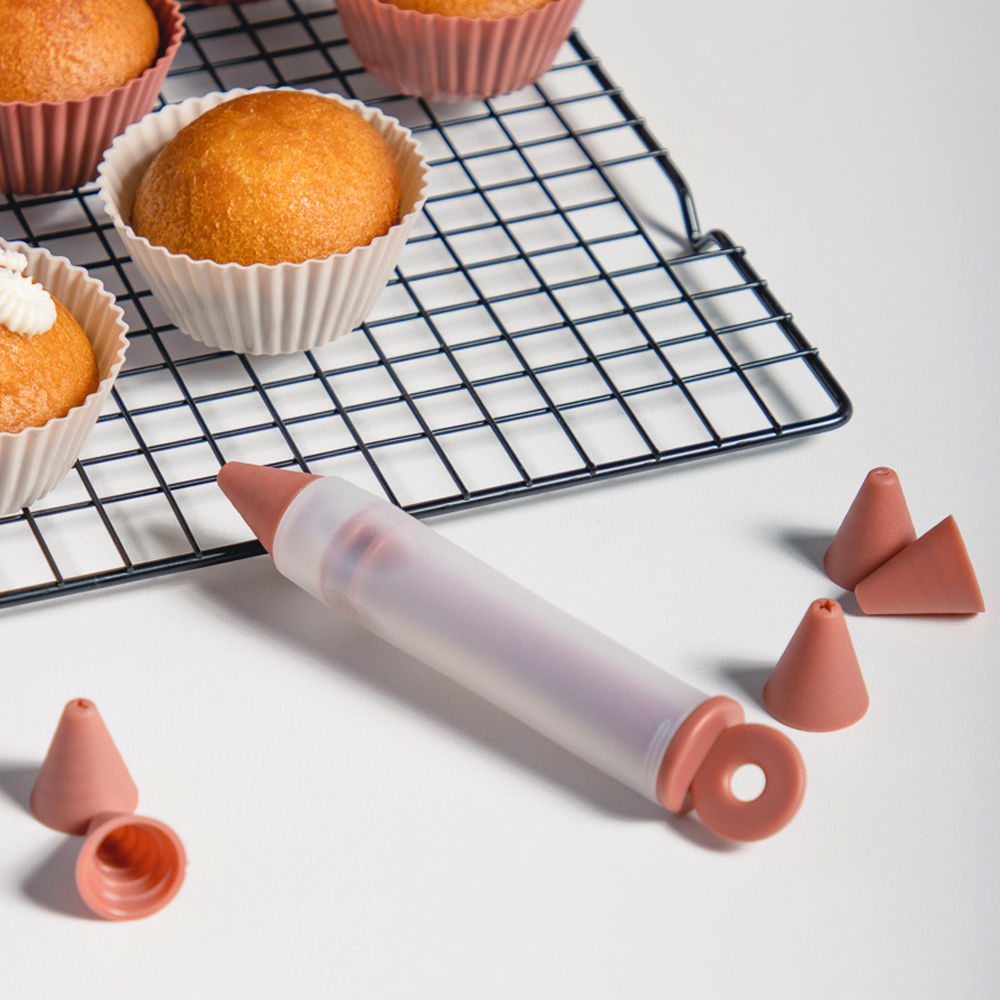 Шприц кондитерский 6 насадок VETTA