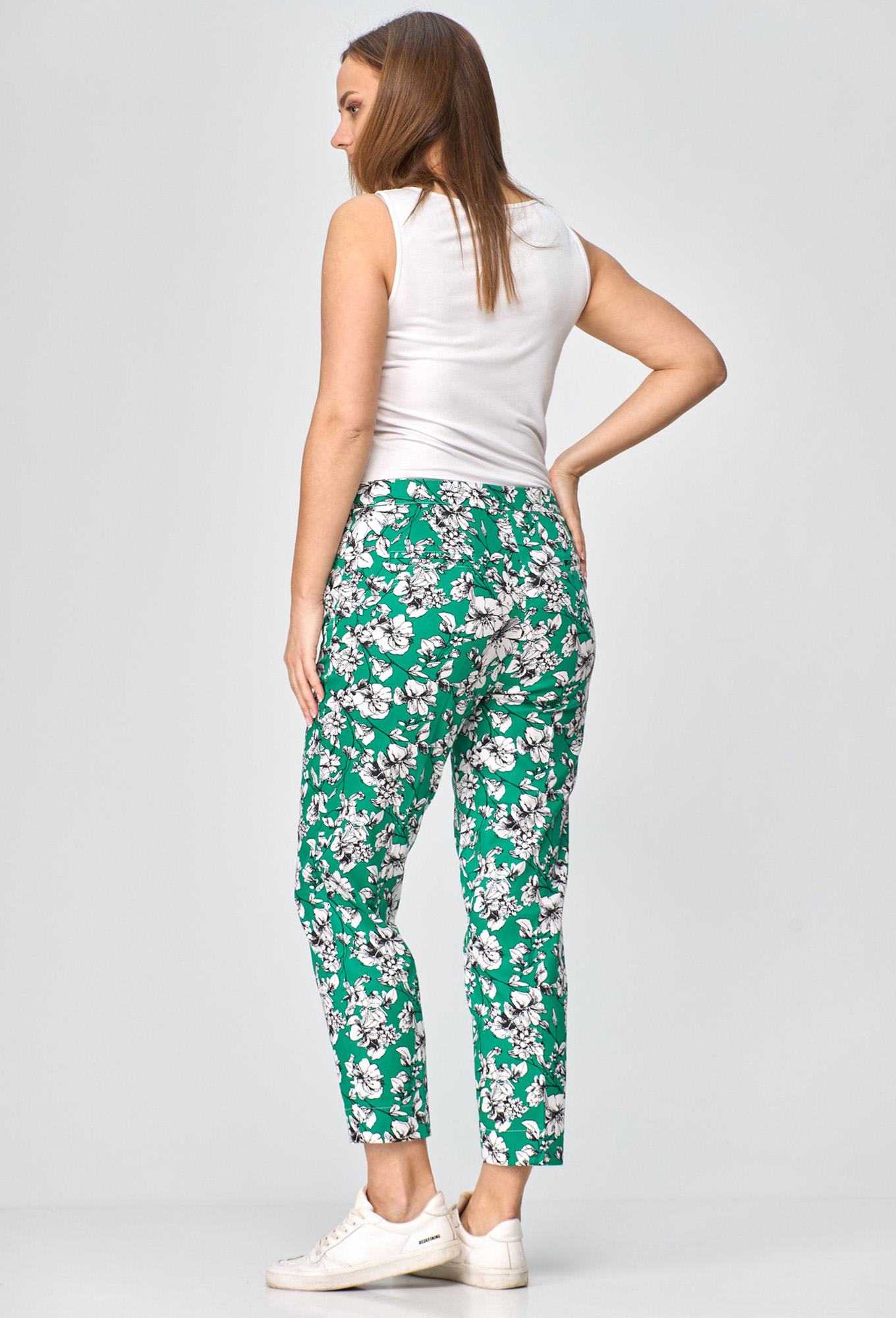 ст. цена1599руб.! Брюки БЕЛЭЛЬСТИЛЬ 586 зеленый черно-белые цветы