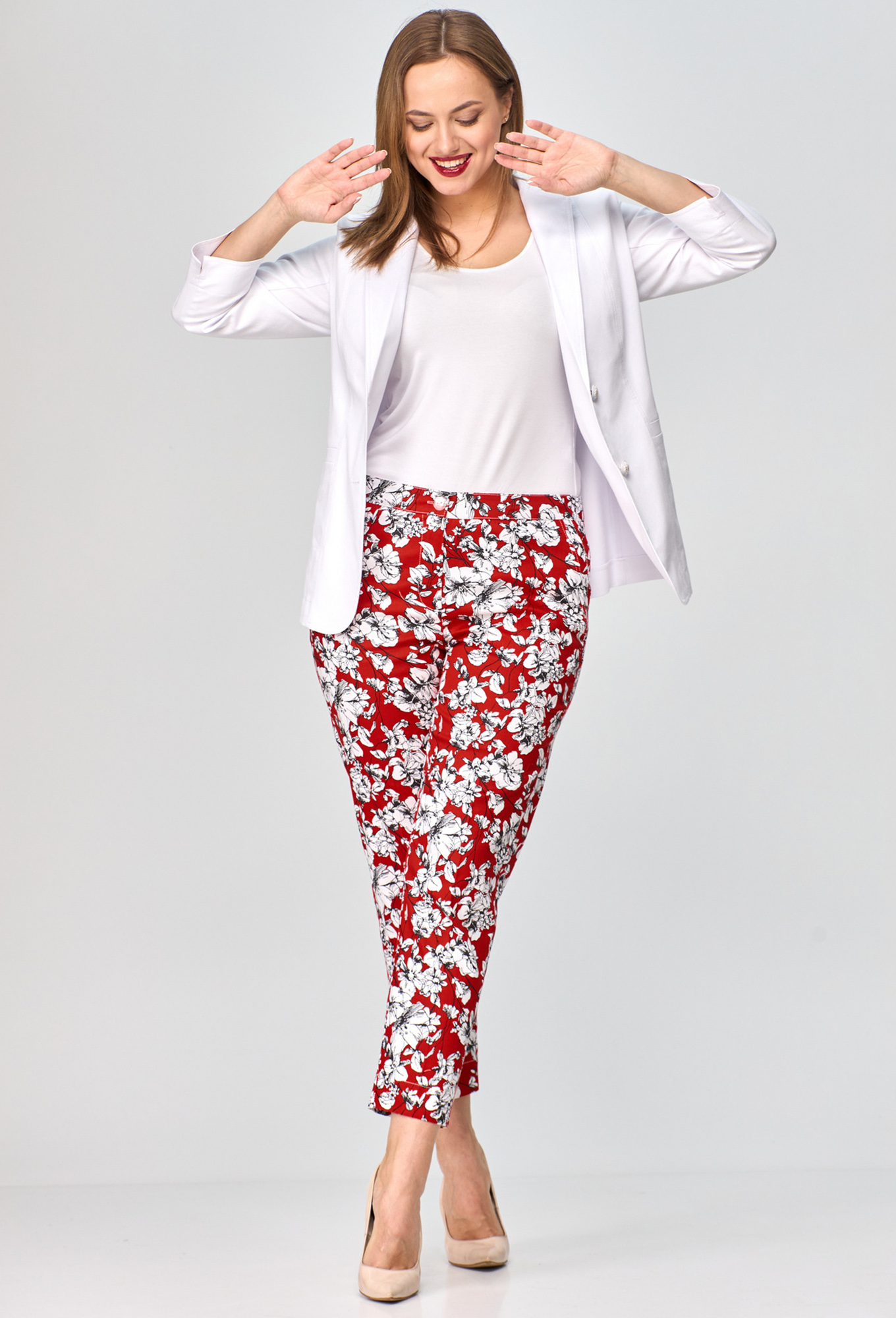 ст. цена1599руб.! Брюки БЕЛЭЛЬСТИЛЬ 586 красный черно-белые цветы