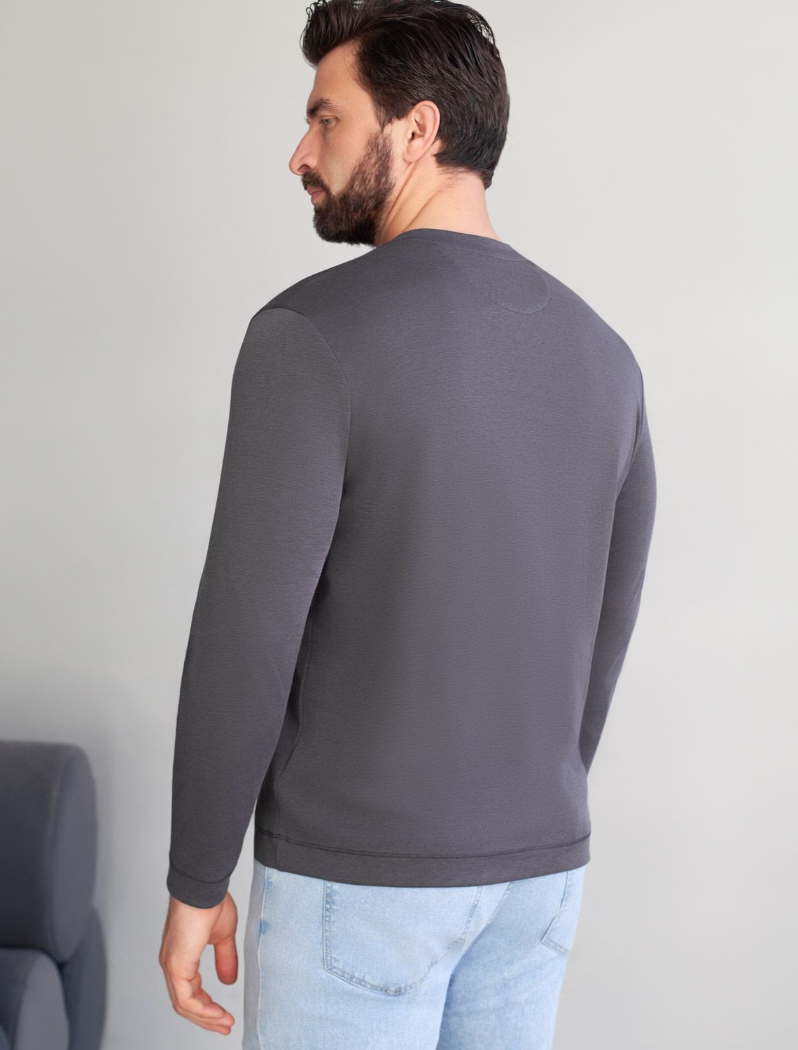 Джемпер хенли из полотна пике с меланжевым плетением с эластаном