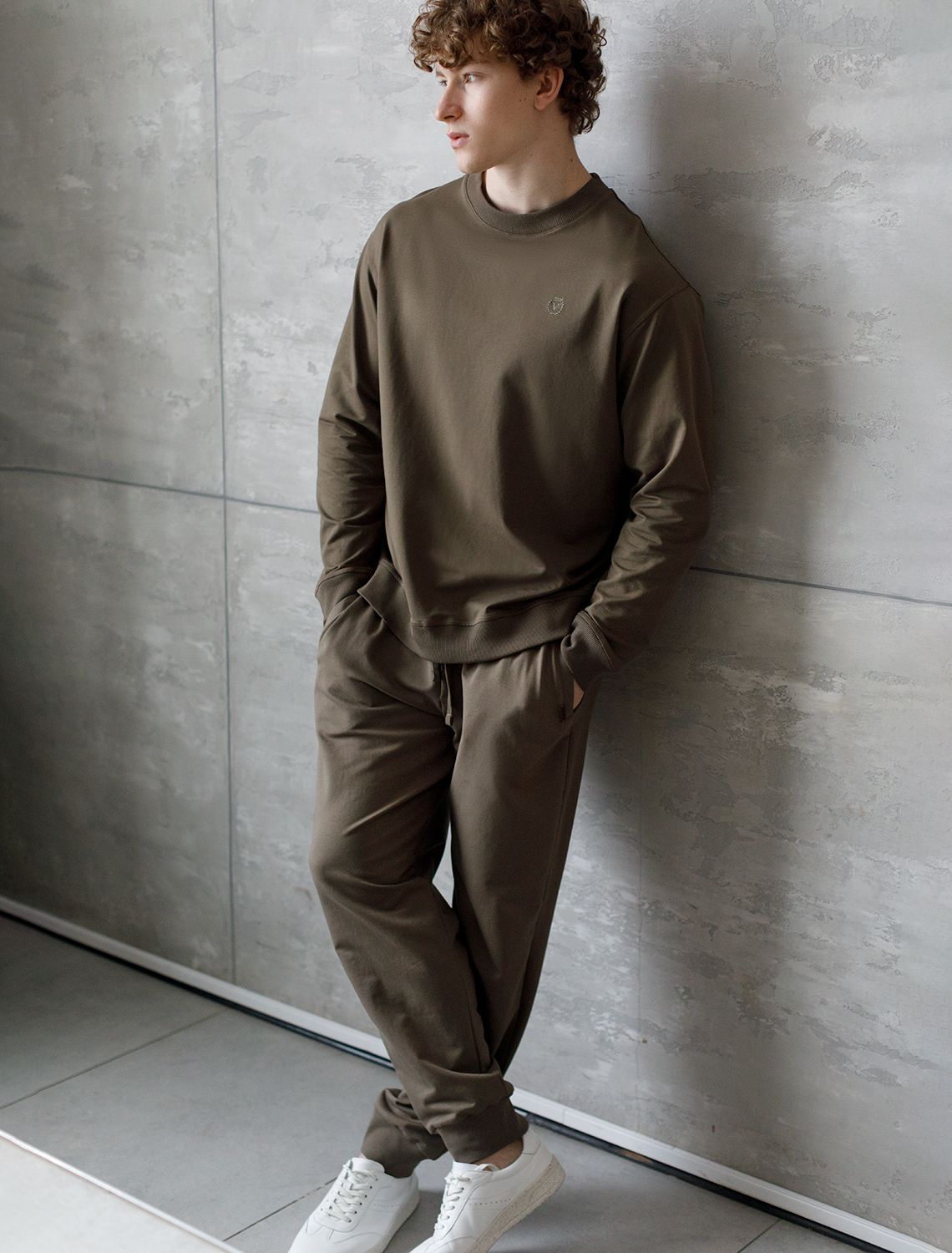 Джемпер из тонкого премиального футера с эластаном