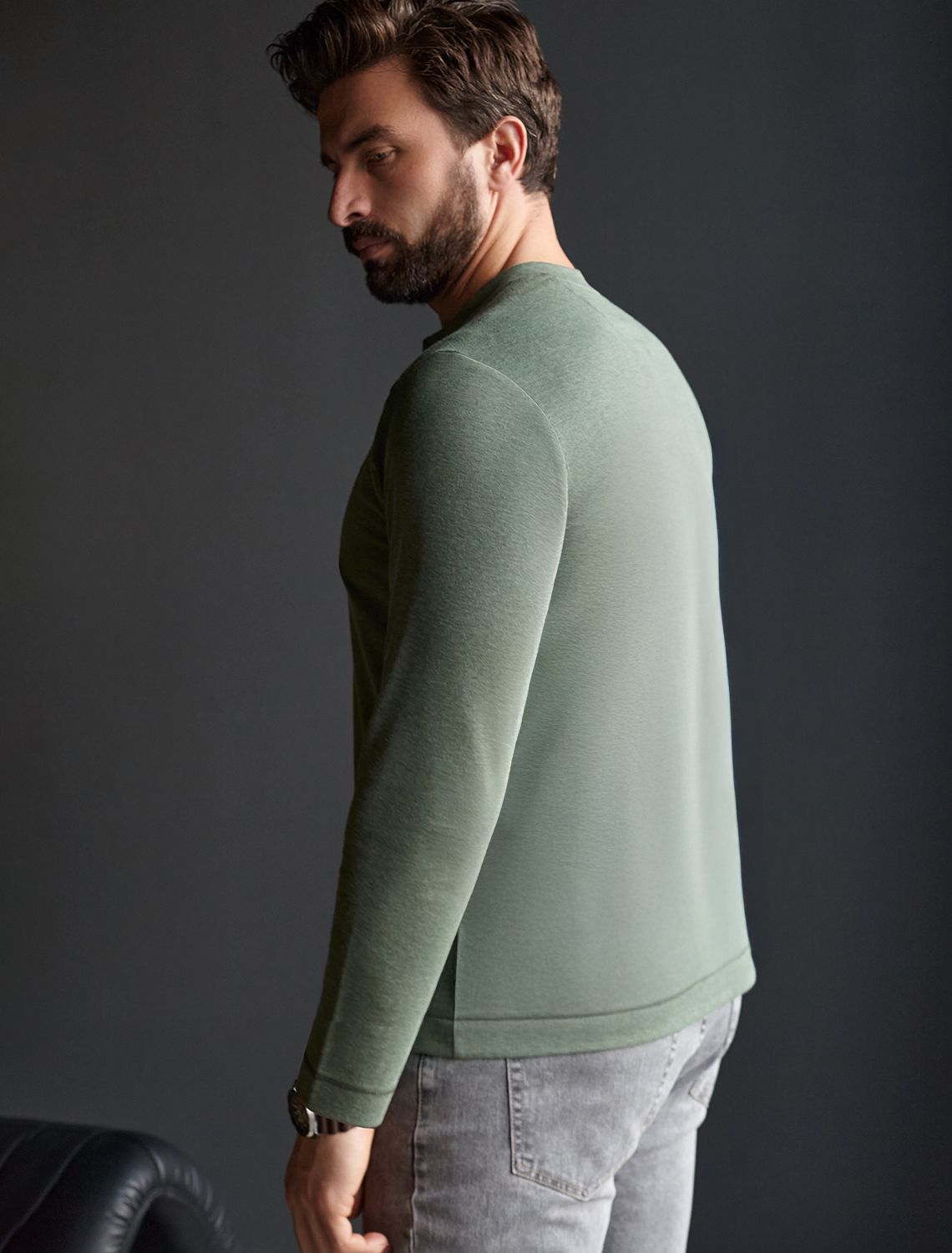 Джемпер хенли из полотна пике с меланжевым плетением с эластаном