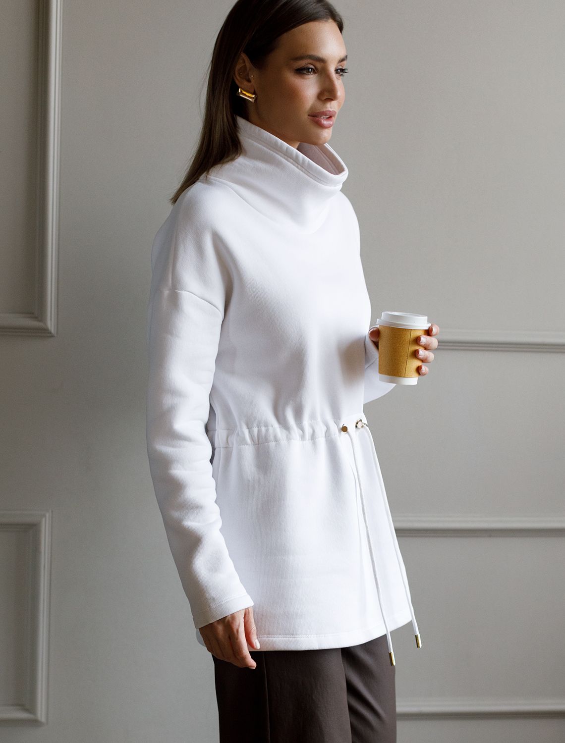 АКЦИЯ! 1590руб. Было:1990руб. Джемпер с объемным воротом и шнуром на талии из футера-трехнитки