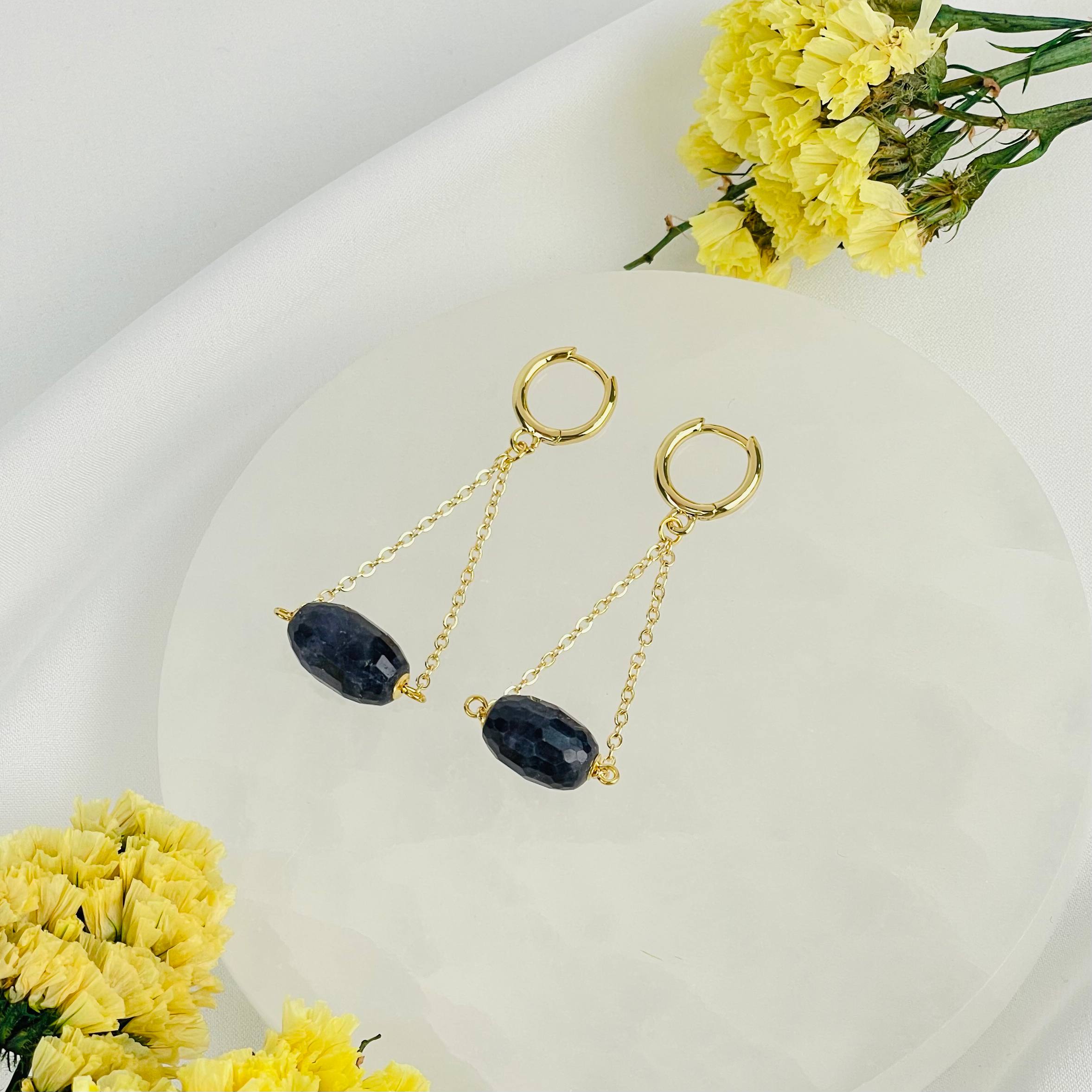 Радуга Самоцветов Серьги на цепочке из Сапфира