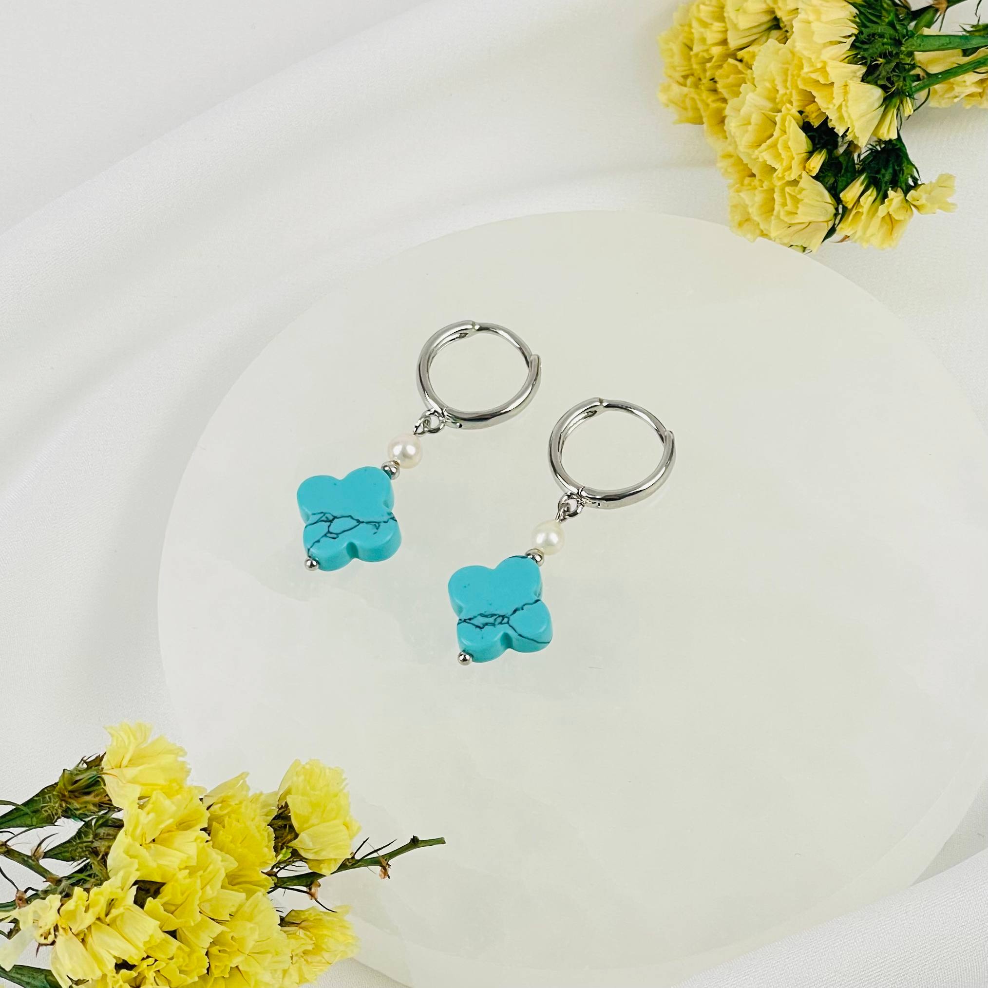 Радуга Самоцветов Серьги из Говлита тон. и Жемчуга