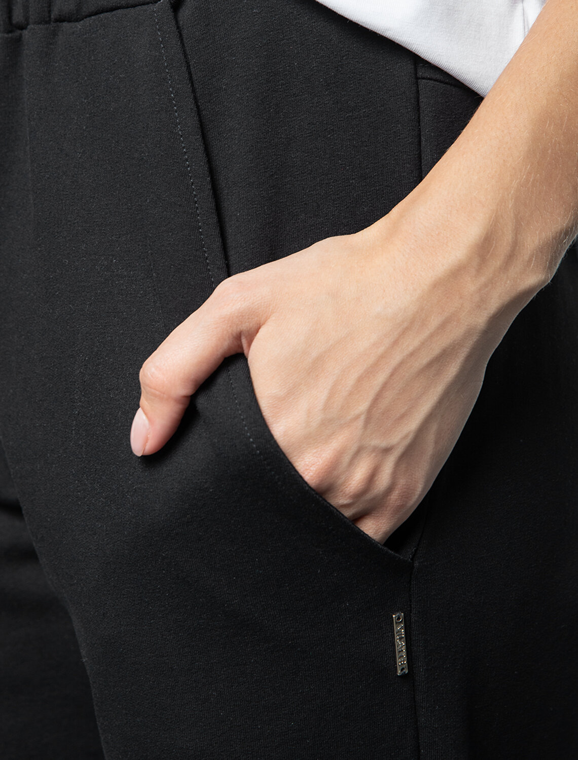 ст. цена1950руб.! VILATTE Брюки D44.127черный