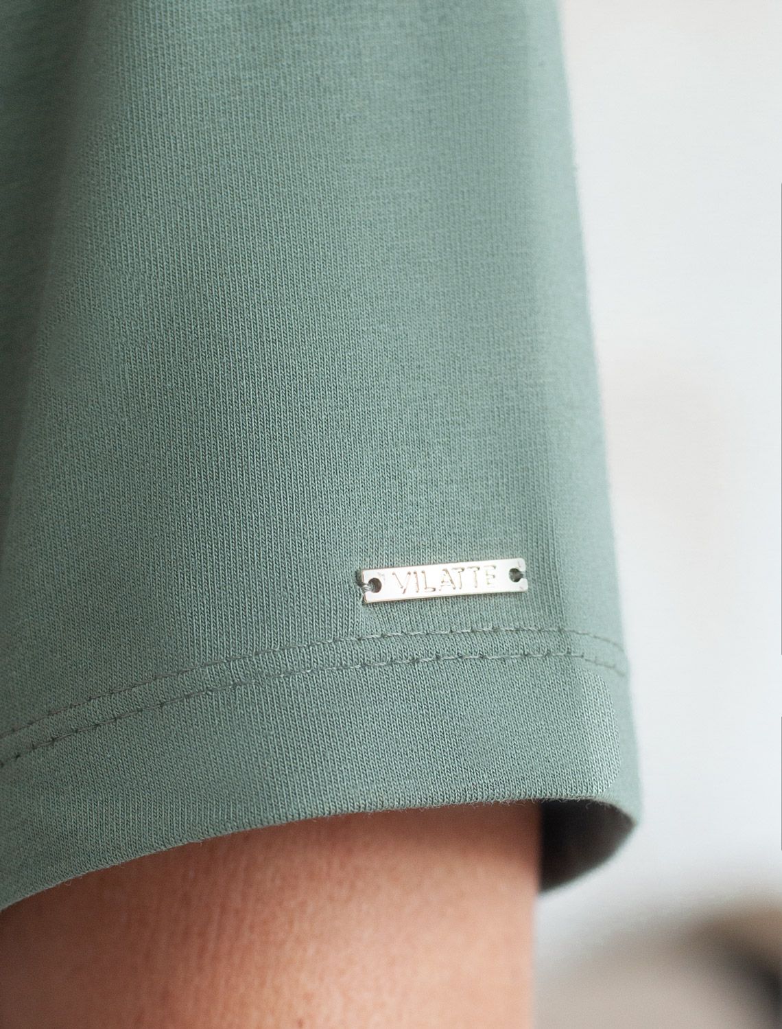 Ст.цена 1250р Футболка с принтом свободная эластичная из премиального хлопка D49.136 св.оливковый_dreams