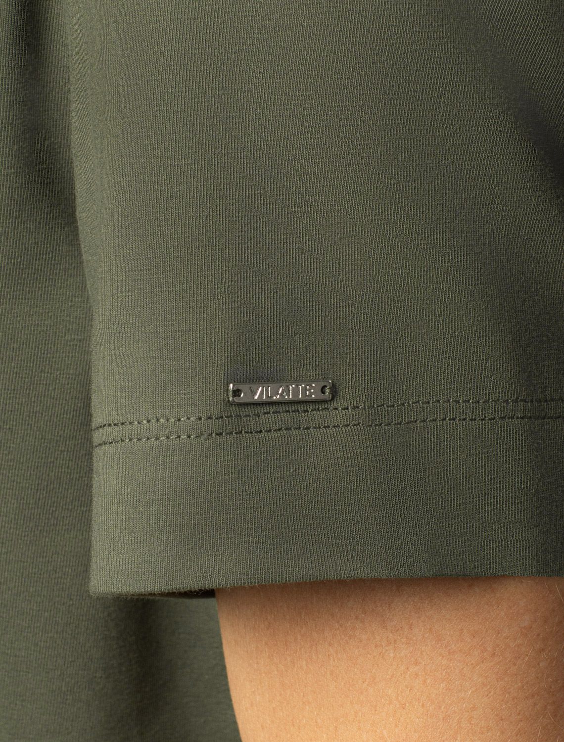 Ст.цена 1190р Футболка из премиального хлопка с эластаном D49.987 темно-оливковый