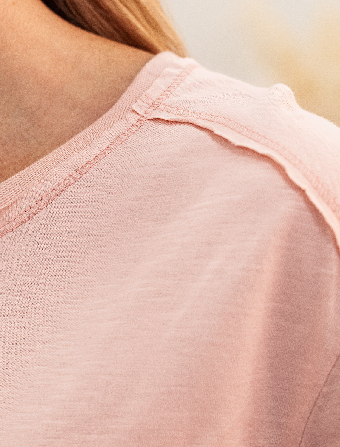 Ст.цена 1190р Футболка из фактурного полотна из 100% хлопка D49.077 пудровый