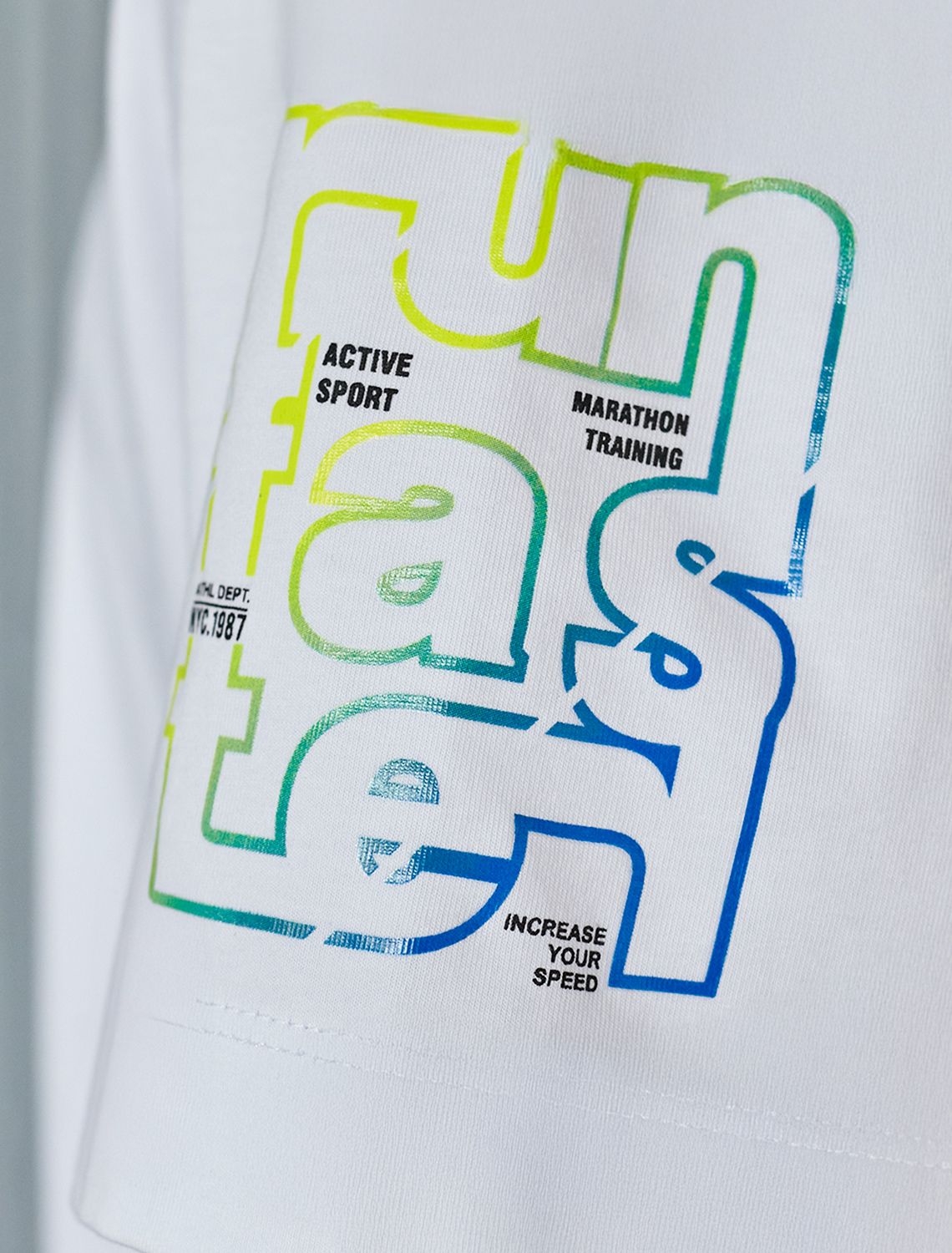 Ст.цена 1190р Свободная футболка с авторским принтом U49.048 белый_run faster