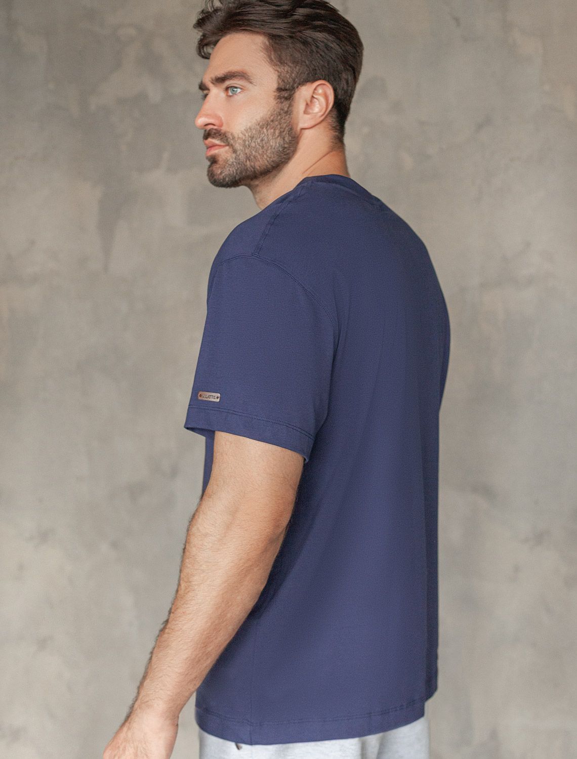 Ст.цена 1190р Свободная футболка с авторским принтом U49.048 т.синий_explore геометрия