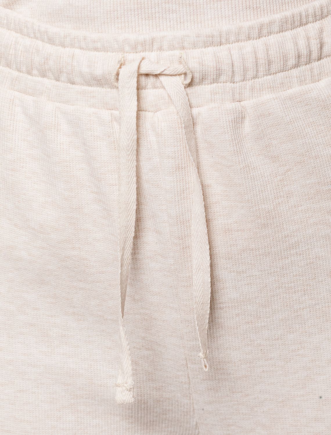 Ст.цена 1940р Прямые брюки из фактурного трикотажа в рубчик D44.121 бежевый меланж