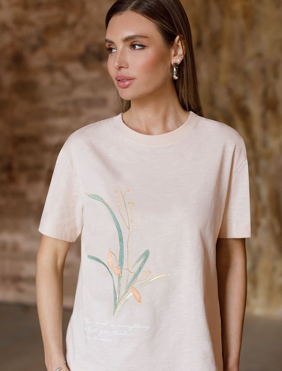 Ст.цена 1450р Футболка из фактурного полотна с авторским принтом D49.071 овсяный_the mind