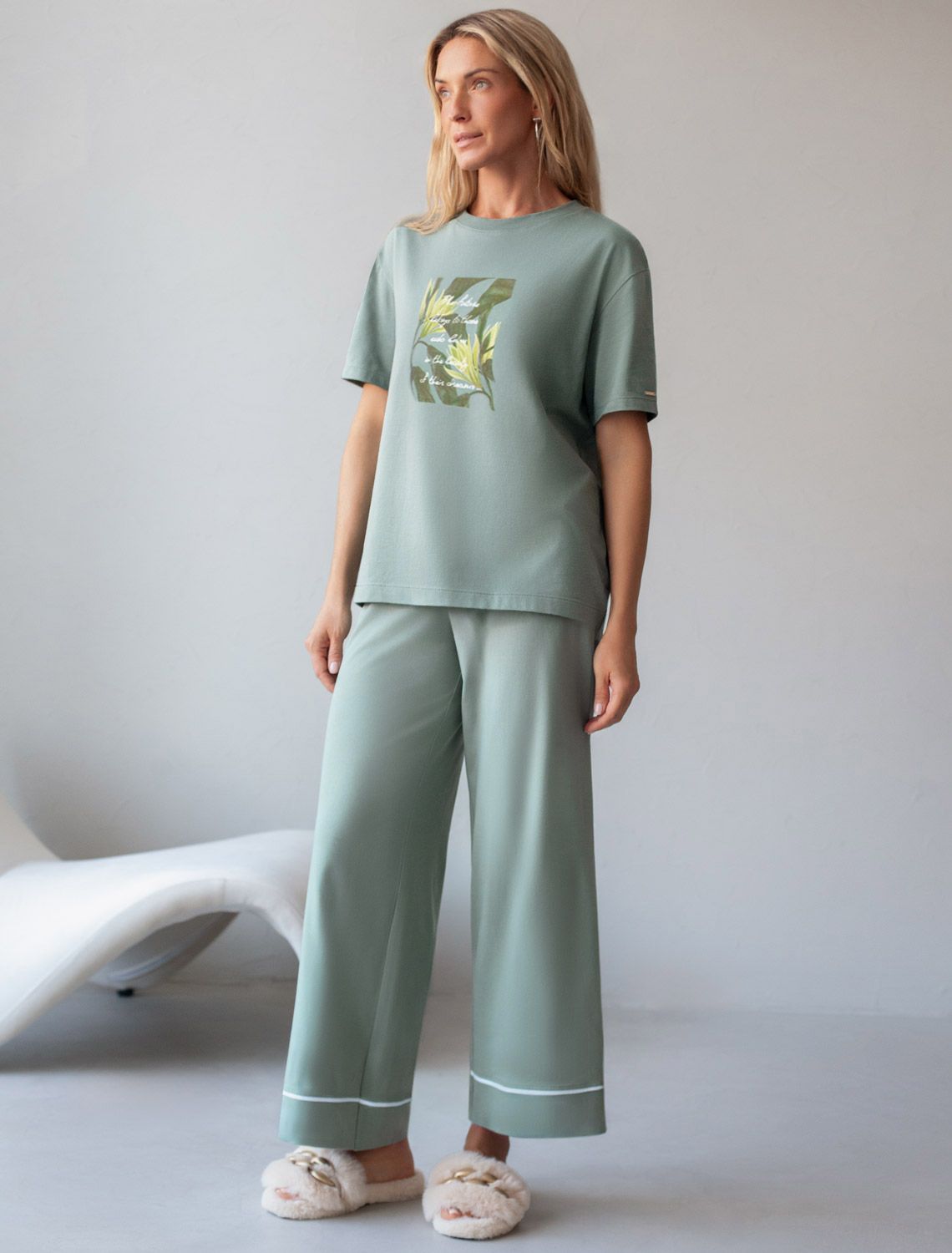 Ст.цена 1250р Футболка с принтом свободная эластичная из премиального хлопка D49.136 св.оливковый_dreams