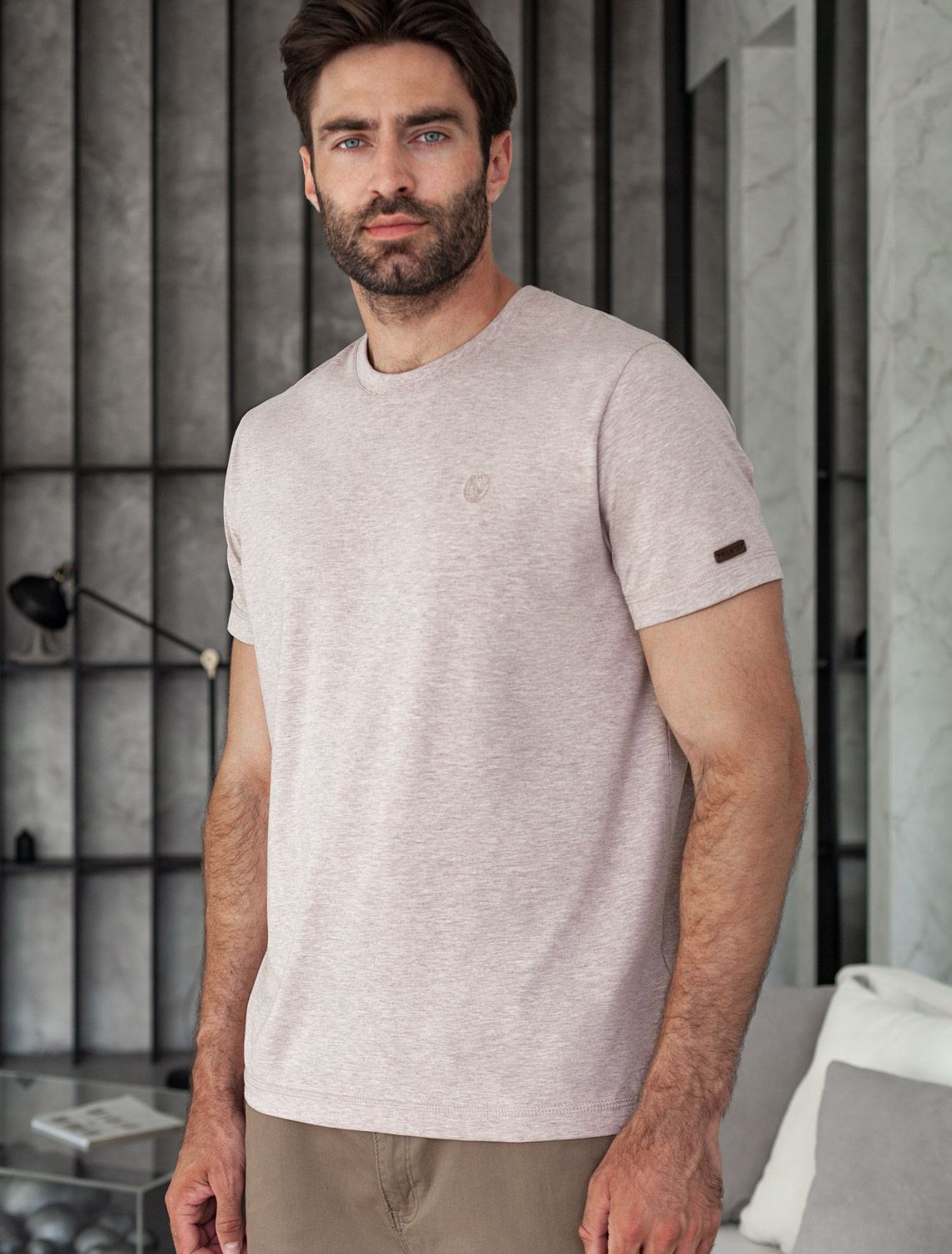 Было:1190руб. Акция НГ!1010руб. Футболка базовая полуприлегающая из премиального хлопка с эластаном