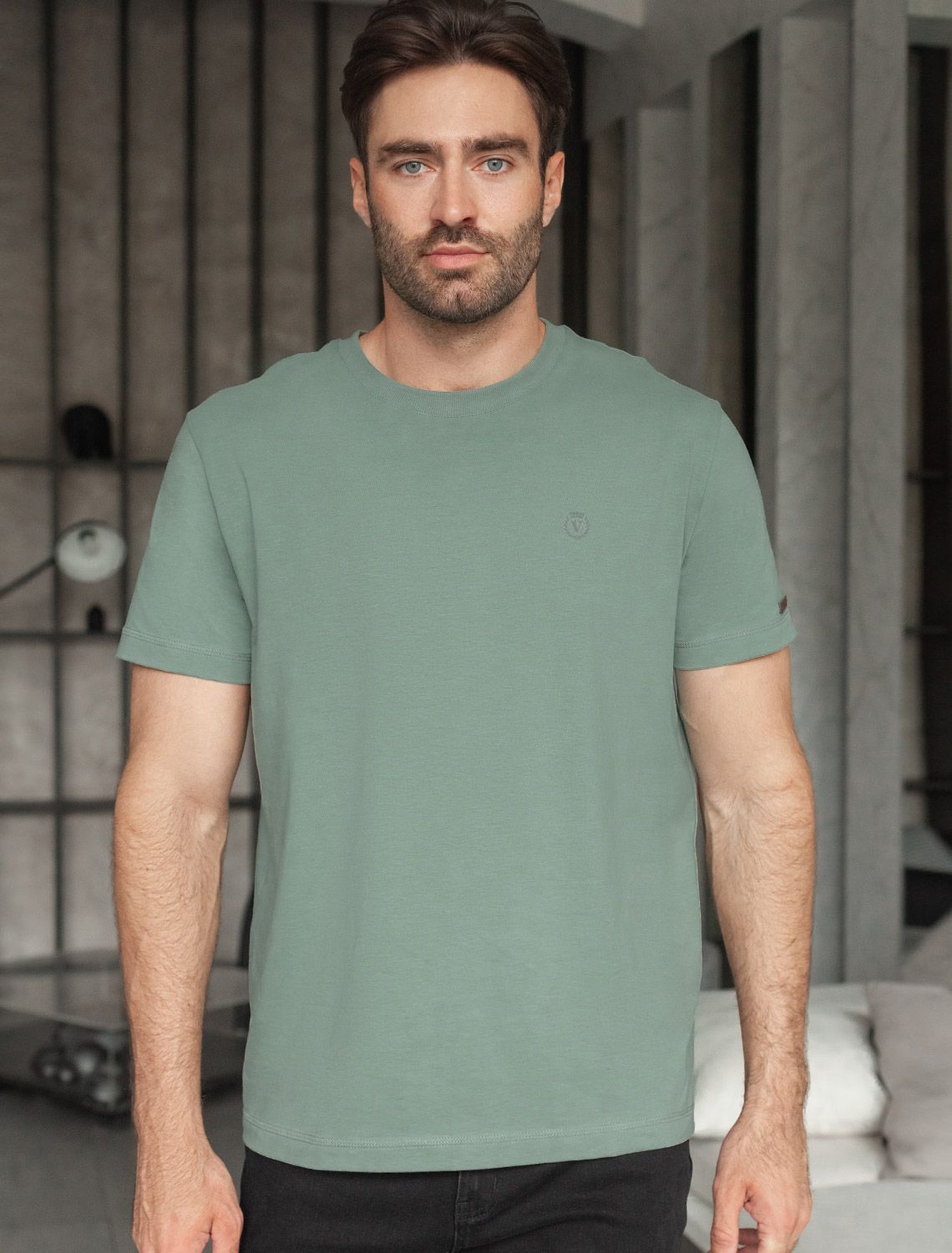 Было:1190руб. Акция НГ!1010руб. Футболка базовая полуприлегающая из премиального хлопка с эластаном