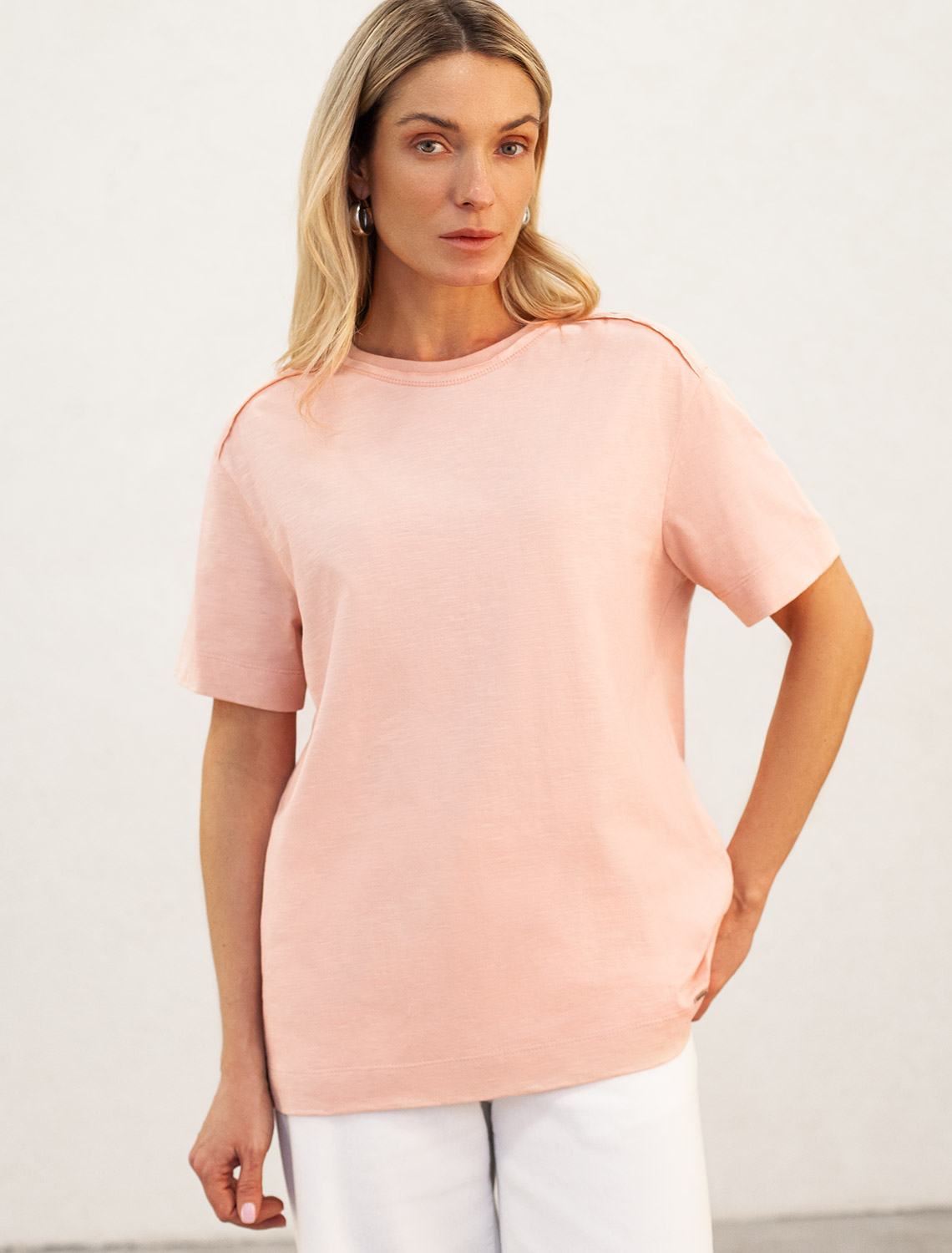 Было:1190руб. Акция НГ!1010руб. Футболка из фактурного полотна из 100% хлопка