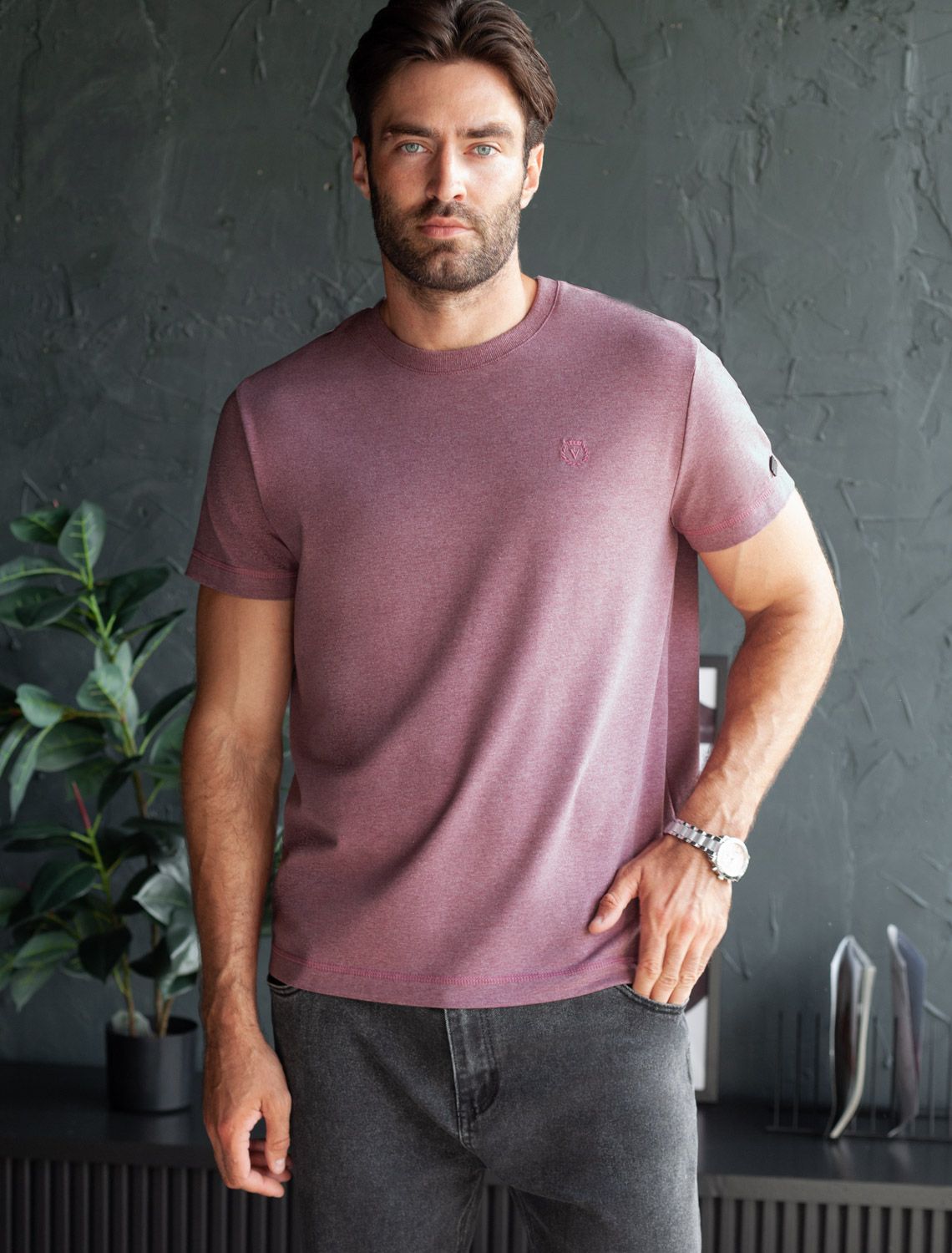 Было:1190руб. Акция НГ!1010руб. Футболка базовая полуприлегающая из премиального хлопка с эластаном