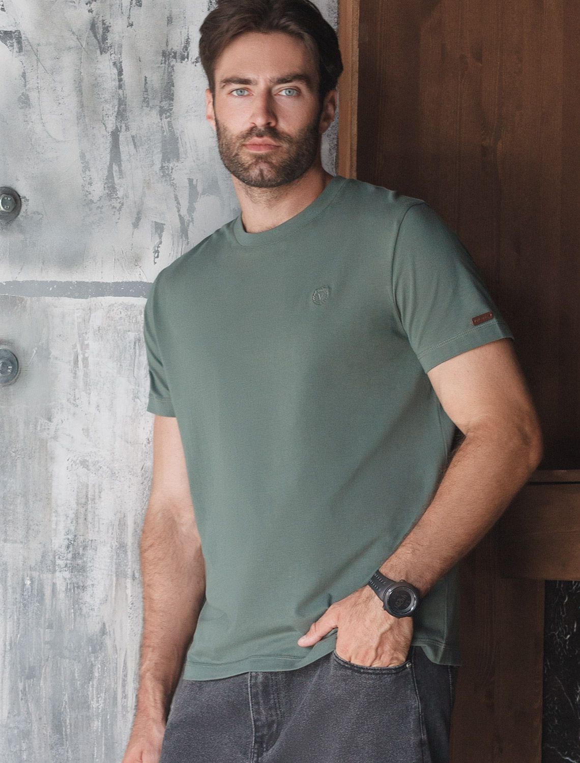 Было:1190руб. Акция НГ!1010руб. Футболка базовая полуприлегающая из премиального хлопка с эластаном