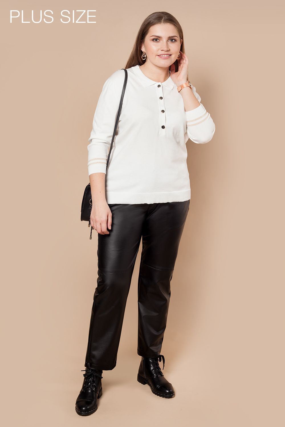 Ст.цена 1750р Джемпер - поло с золотистыми пуговицами и люрексом на рукавах D39.463 белый