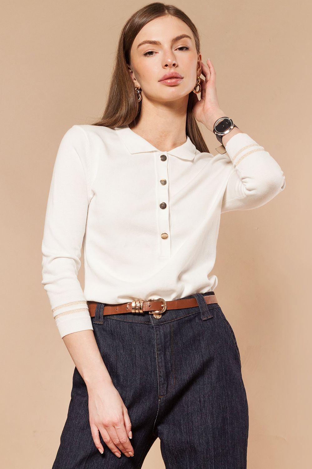 Ст.цена 1750р Джемпер - поло с золотистыми пуговицами и люрексом на рукавах D39.463 белый