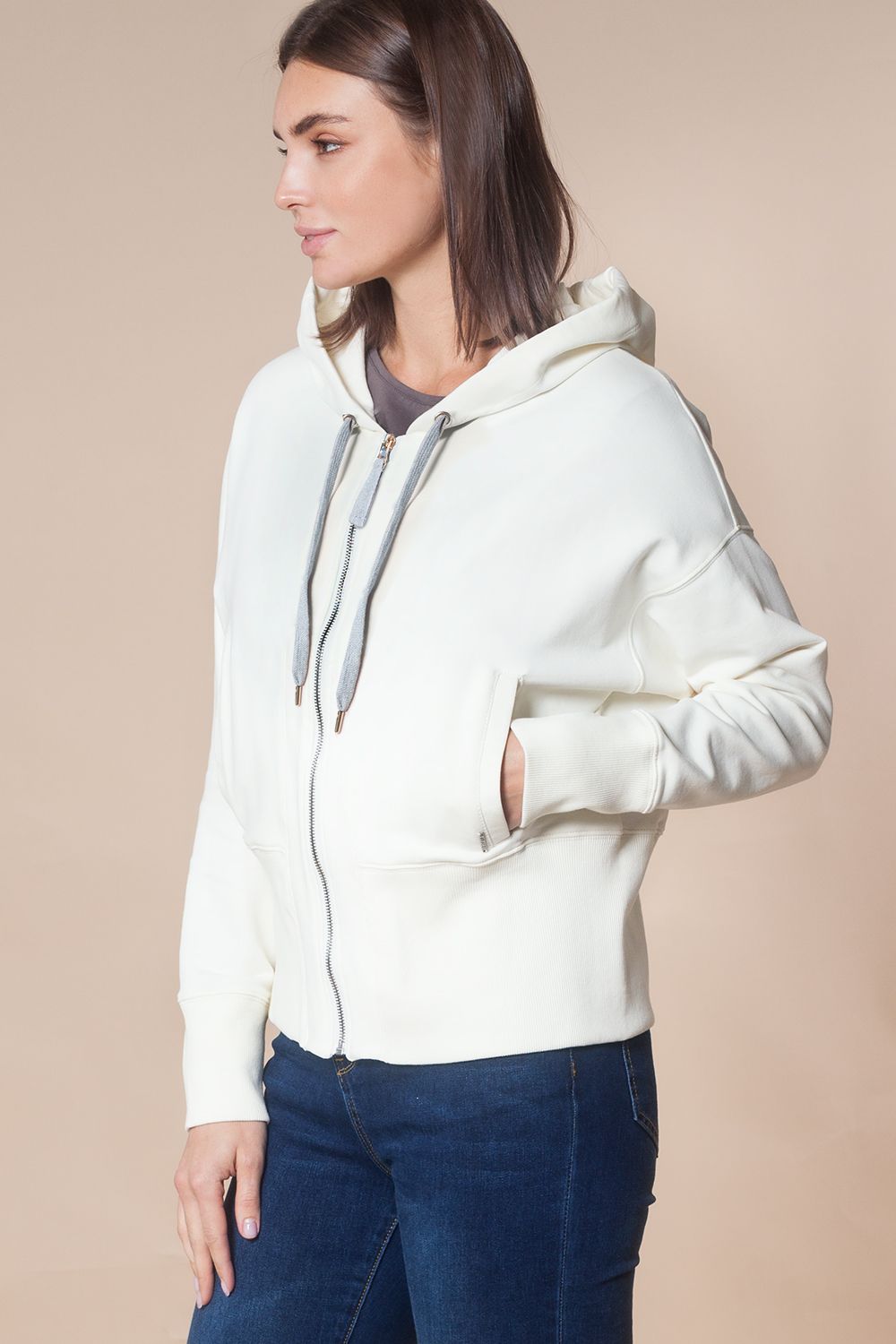 Ст.цена 1690р Худи на молнии с золотистой фурнитурой D49.712 молочный