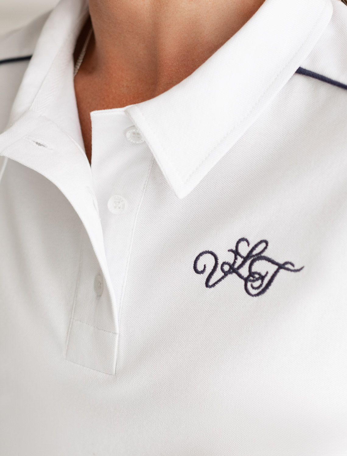 Футболка-поло из фактурного трикотажа D49.010 белый