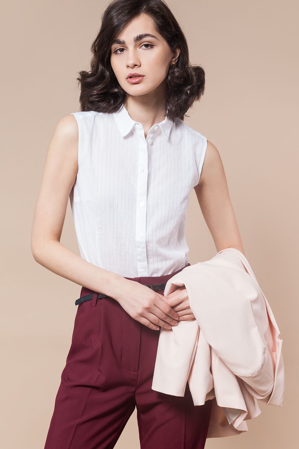 Ст.цена 1490р Базовая блузка из легкого хлопка с плетеной полосой D29.653 белый